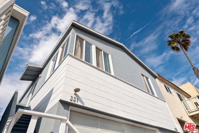 221 40th Street, Manhattan Beach, California 90266, 3 Bedrooms Bedrooms, ,2 BathroomsBathrooms,Residential,Sold,40th,25503721