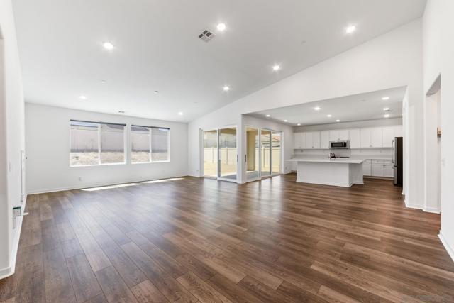 Image 6 of 36 For 31129 Quarter Horse Way