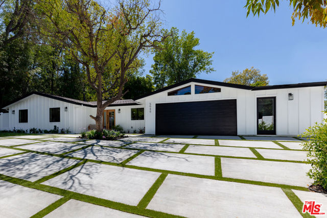 5045 Donna Avenue photo 2