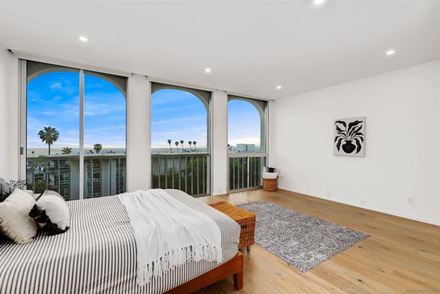 1001 Genter St, La Jolla CA: https://media.crmls.org/mediaz/b6d6eb8d-9419-4dd0-8283-aee88d0c5f88.jpg