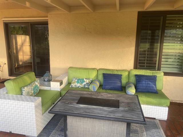 17788 Caminito Balata, San Diego CA: https://media.crmls.org/mediaz/b6d7b5c5-d0d4-485b-8fa1-33288f9765e8.jpg