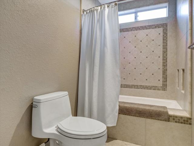 8567 Clubhouse Boulevard, Desert Hot Springs CA: https://media.crmls.org/mediaz/b6d85114-99fc-4d72-b4e5-574470ca32a7.jpg