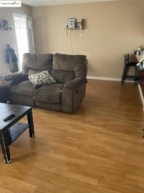 137 El Dorado Dr, Pittsburg CA: https://media.crmls.org/mediaz/b6d8529c-8d1e-4176-a988-a39449b7dab1.jpg