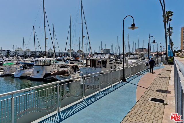 4335 Marina City Drive, Marina del Rey CA: https://media.crmls.org/mediaz/b6d85f50-9daf-47f9-a321-7aa0de618cea.jpg