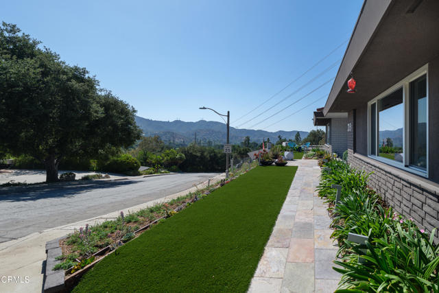 3351 Country Club Drive, Glendale CA: https://media.crmls.org/mediaz/b6d8ec46-79da-4788-bd5a-b7e44b0e3924.jpg