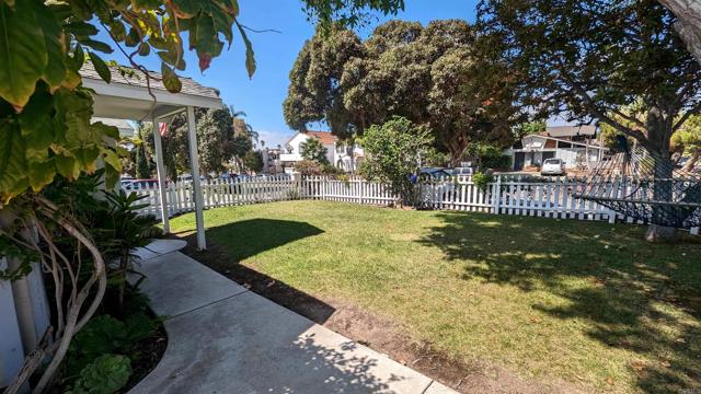 Detail Gallery Image 29 of 33 For 1475 Thomas Ave, San Diego,  CA 92109 - 2 Beds | 2 Baths