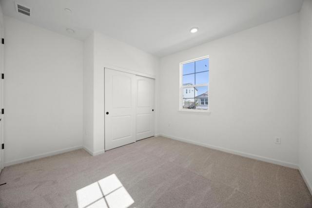 1911 Hydrangea Dr, Hollister CA: https://media.crmls.org/mediaz/b6d96364-c8a6-43b8-8fd2-80aa8b1eff42.jpg