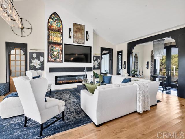 2255 Via Dulcea, Fallbrook CA: https://media.crmls.org/mediaz/b6d9b363-aeb0-45a8-b490-ce6e71ee66d2.jpg