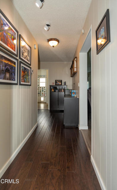 2491 Apple Lane, Oxnard CA: https://media.crmls.org/mediaz/b6d9b4e6-265b-4a2a-a2c3-c30af268a15a.jpg
