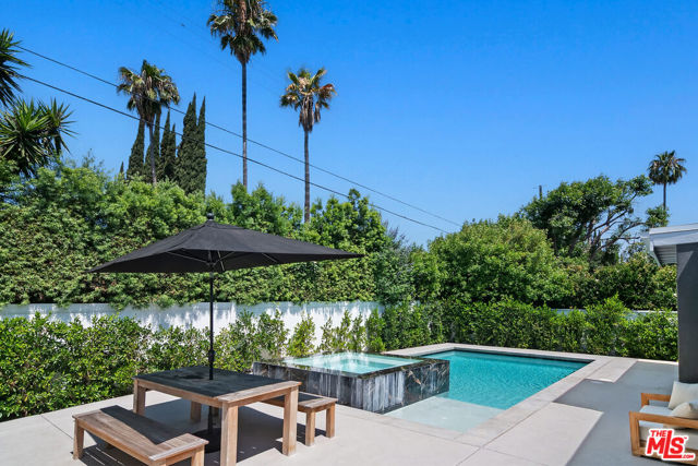 6421 Gaviota Avenue, Van Nuys CA: https://media.crmls.org/mediaz/b6d9d0de-9c76-49a1-a48b-76fcf58d8b2a.jpg