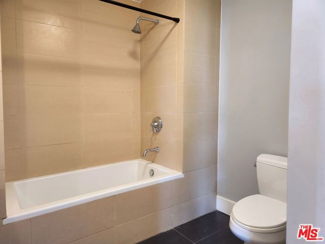 460 S Spring Street, Los Angeles CA: https://media.crmls.org/mediaz/b6da27c9-1890-4f92-b37b-b68b1eae277e.jpg