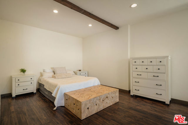 4713 Bedel Street, Woodland Hills CA: https://media.crmls.org/mediaz/b6dad3bf-01a9-4989-9fd4-b58cb76dcbf2.jpg