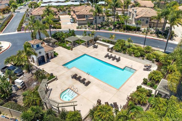 4610 Los Alamos Way, Oceanside CA: https://media.crmls.org/mediaz/b6dad96e-2c5a-45a7-a8f2-472fef2c257a.jpg