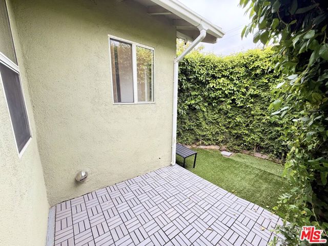 628 N Westbourne Drive, West Hollywood CA: https://media.crmls.org/mediaz/b6db6c0b-4fe4-48d0-b855-782291bcfeeb.jpg