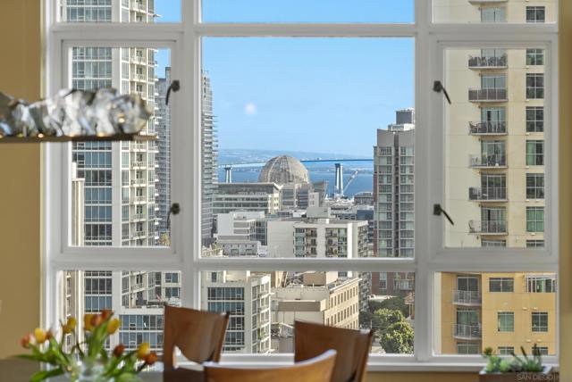 850 Beech St, San Diego CA: https://media.crmls.org/mediaz/b6dbe107-3b7d-4929-88b7-e3ace0696558.jpg