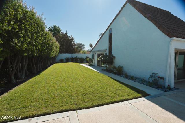 4531 Coolhaven Court, Westlake Village CA: https://media.crmls.org/mediaz/b6dc5555-ea17-46ac-b754-c21aa4bb9818.jpg