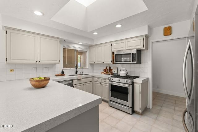 Detail Gallery Image 8 of 28 For 8345 Balboa St, Ventura,  CA 93004 - 4 Beds | 3 Baths