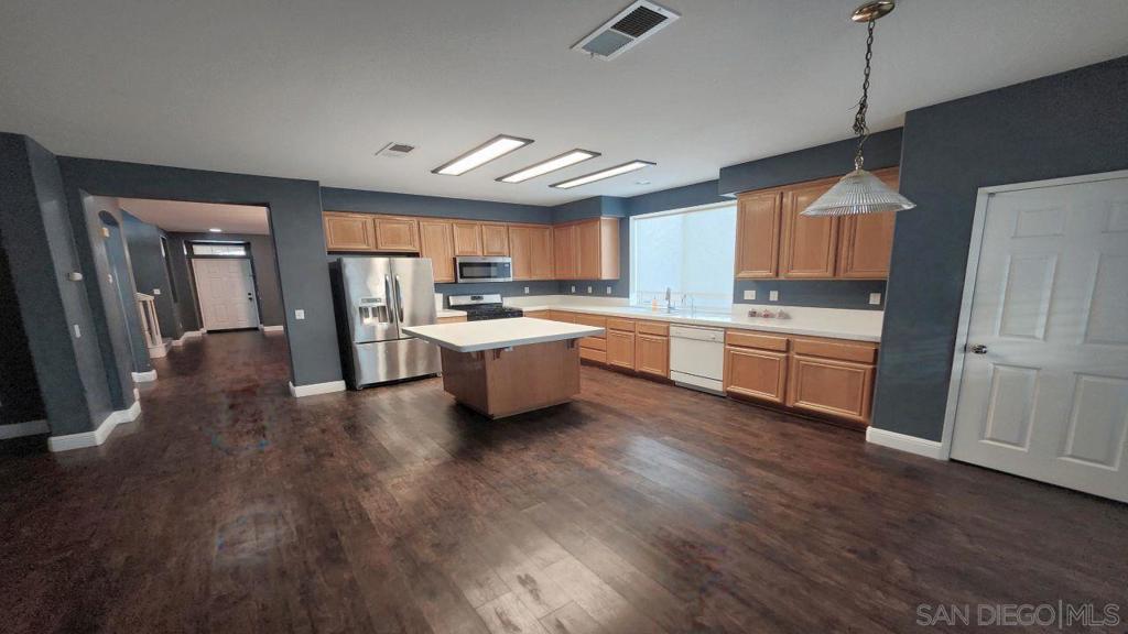 MLS #250045017SD image #23