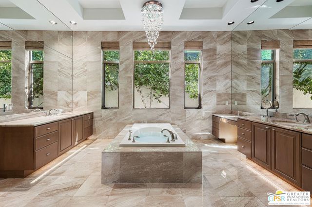 27 Ambassador Circle, Rancho Mirage CA: https://media.crmls.org/mediaz/b6dd4e2c-0e39-4960-b0e5-493c34c3e34e.jpg