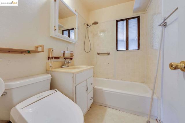 2840 Mount Diablo ST, Concord CA: https://media.crmls.org/mediaz/b6ddc270-b869-4341-a8ff-bc481b737b07.jpg
