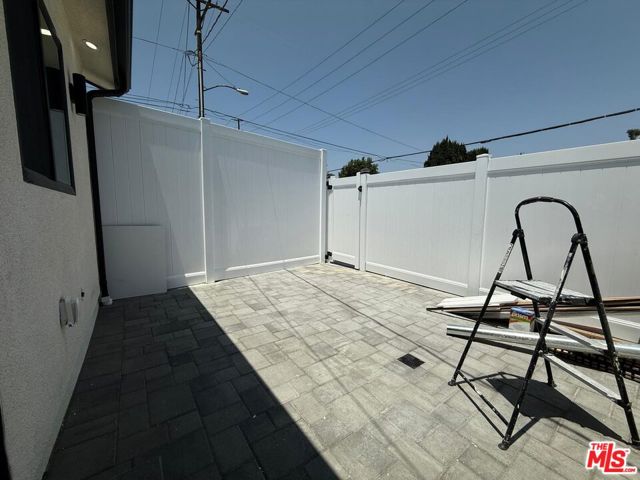 5759 1/2 Lemp Avenue, North Hollywood CA: https://media.crmls.org/mediaz/b6de65f5-cbd3-4294-9838-d68de392d23c.jpg