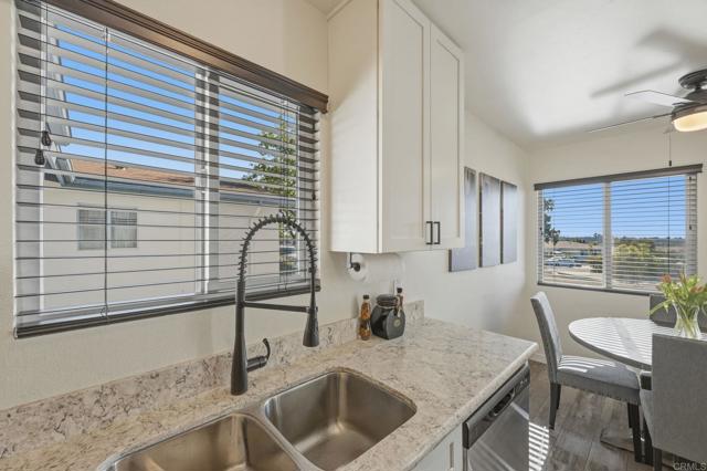 Detail Gallery Image 15 of 39 For 3176 Isabella Dr, Oceanside,  CA 92056 - 2 Beds | 2 Baths