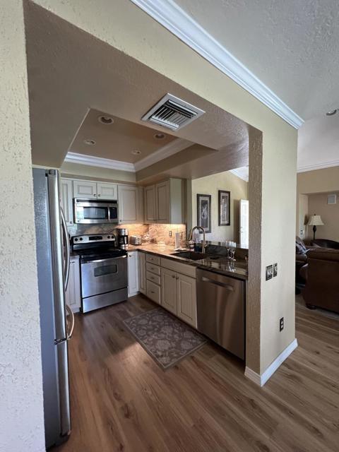 26 Mission Court, Rancho Mirage CA: https://media.crmls.org/mediaz/b6dec7f4-78ab-40fe-97ab-f63fa5960f29.jpg