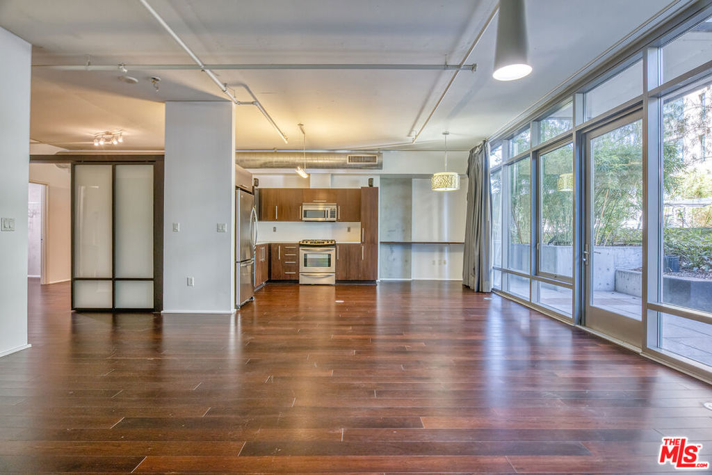 1100 S Hope Street #409