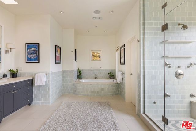 1573 Sunset Plaza Drive, Los Angeles CA: https://media.crmls.org/mediaz/b6df13bc-e9ff-43b9-8e34-50292938c8f5.jpg