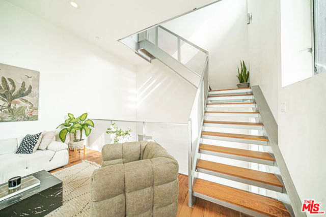 1140 N Formosa Avenue, West Hollywood CA: https://media.crmls.org/mediaz/b6df1e42-fd75-451c-a2e5-dd403ae7d22a.jpg