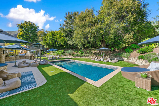 30603 El Sueno Drive, Malibu CA: https://media.crmls.org/mediaz/b6df5273-2903-4974-9584-96db263390d3.jpg