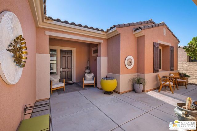 81091 Avenida Colonias, Indio CA: https://media.crmls.org/mediaz/b6e01ac5-a418-47e4-b64f-82ca18e2ffc0.jpg