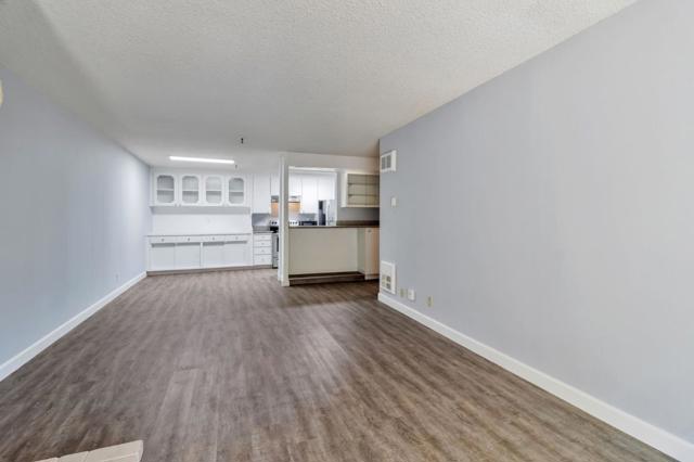 1830 Lakeshore Avenue, Oakland CA: https://media.crmls.org/mediaz/b6e01dfe-09fa-4a65-a3d9-12f390405919.jpg