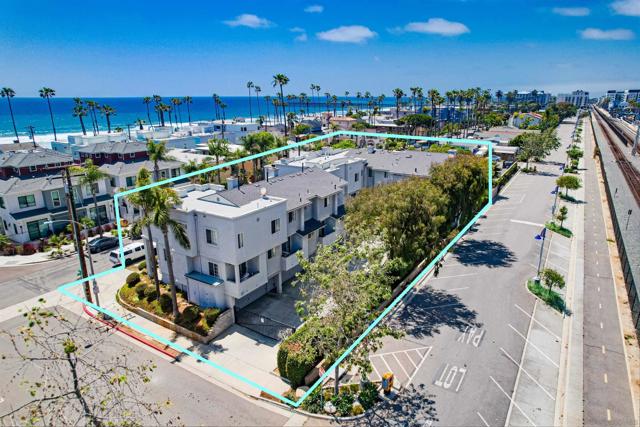 514 Myers St, Oceanside CA: https://media.crmls.org/mediaz/b6e08c58-3ffc-48ad-9a0b-3d9fccfb36a7.jpg