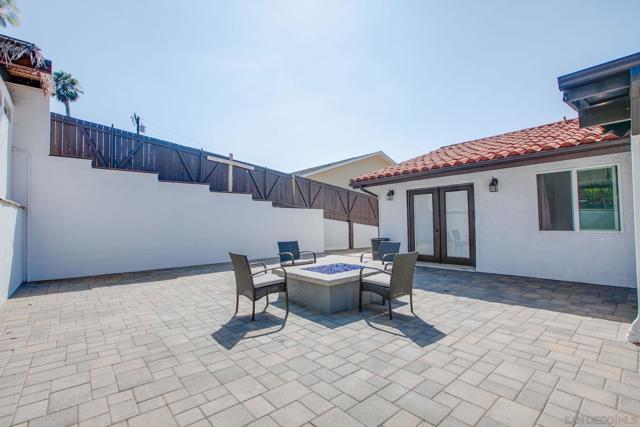 704 Matagual Dr, Vista CA: https://media.crmls.org/mediaz/b6e0bfa1-1540-4060-bb76-f8b8e14047b8.jpg