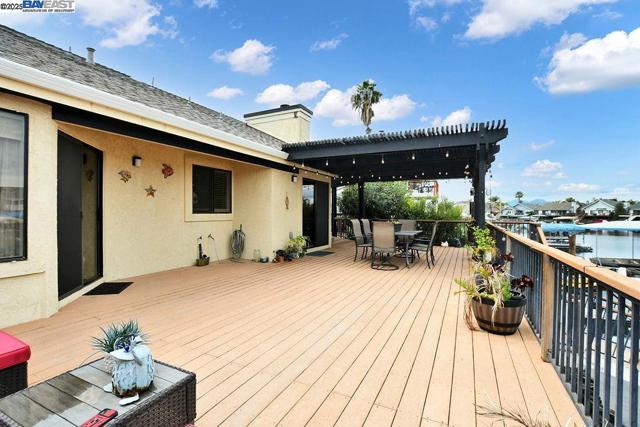 4691 Spinnaker Way, Discovery Bay CA: https://media.crmls.org/mediaz/b6e0fb7a-0024-43ac-b0a0-d26a3383705d.jpg
