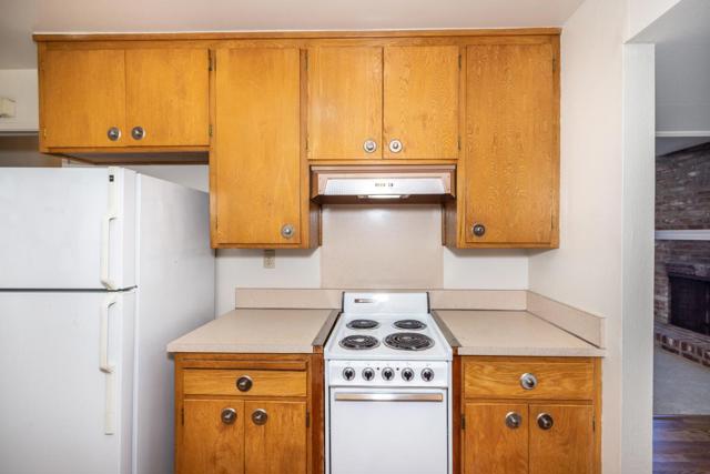 1648 Oak Avenue, Redwood City CA: https://media.crmls.org/mediaz/b6e13b31-12c9-4327-b7a0-9fbf1d0093e7.jpg