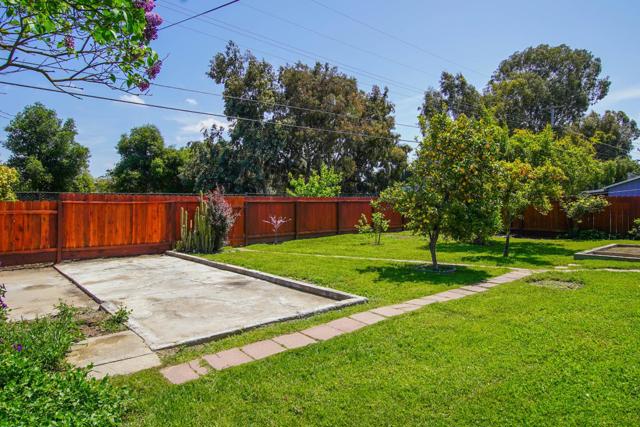 1261 Highland Drive, Hollister CA: https://media.crmls.org/mediaz/b6e1a060-0b0f-4994-9399-8c686ca909c0.jpg
