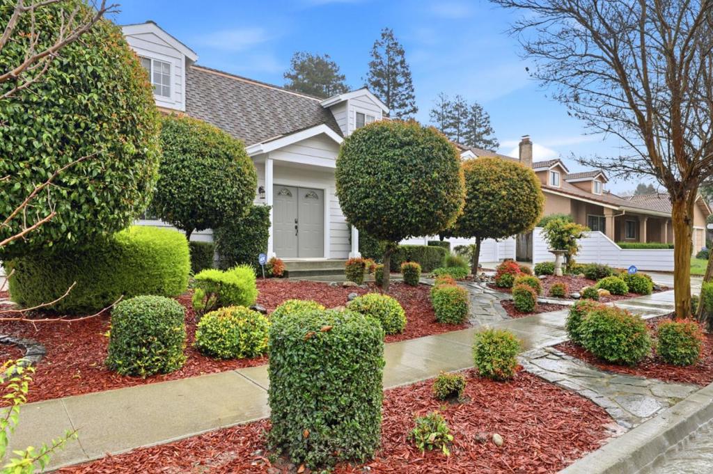 9130 Rancho Hills Drive