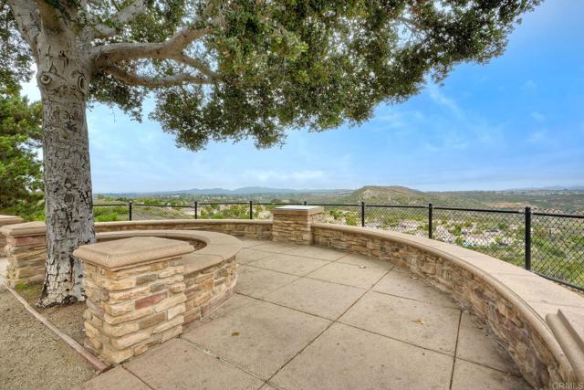 4049 Peninsula Drive, Carlsbad CA: https://media.crmls.org/mediaz/b6e2bbcc-6f39-4bbc-a24d-7f79f519c93e.jpg