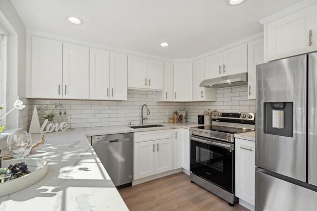 1045 Grebe Street, Foster City CA: https://media.crmls.org/mediaz/b6e2fe70-90aa-4509-9105-bad5096a88e7.jpg