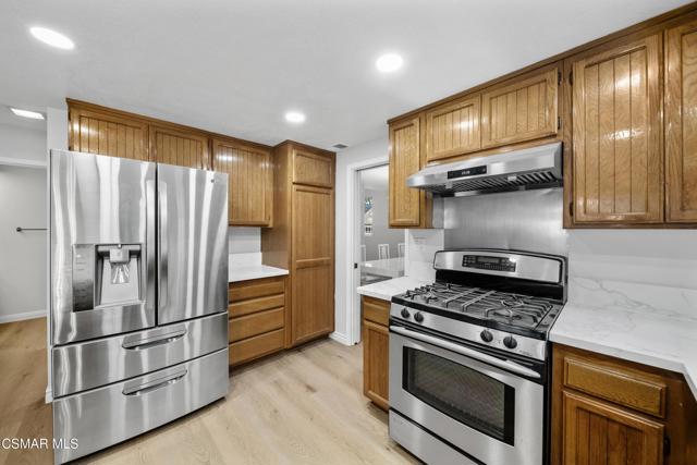 6755 Oak Springs Drive, Oak Park CA: https://media.crmls.org/mediaz/b6e35207-85ae-432f-9f61-5d1bd0392ec8.jpg