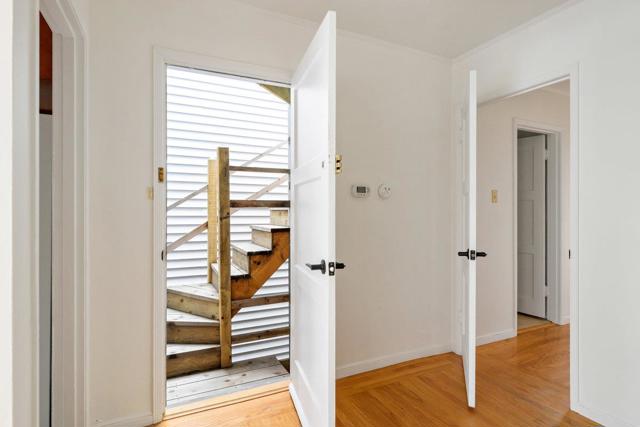 509 44th Avenue, San Francisco CA: https://media.crmls.org/mediaz/b6e3df9d-ff4c-409c-b672-b1e5f5c5dc2e.jpg