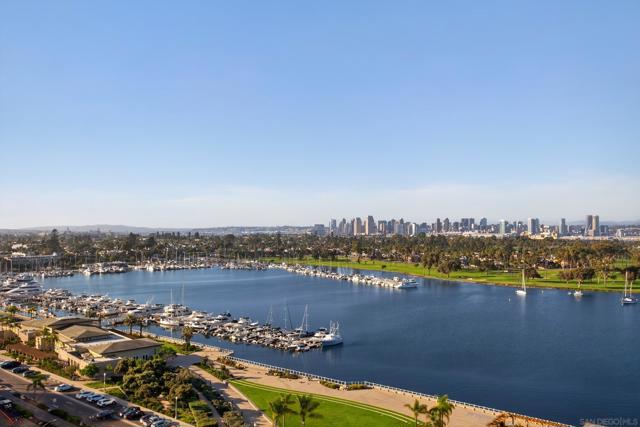 1810 Avenida Del Mundo, Coronado CA: https://media.crmls.org/mediaz/b6e41ec8-7810-427b-a57a-1e4a7e9732dc.jpg