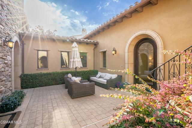 5675 Via Bonita, Newbury Park CA: https://media.crmls.org/mediaz/b6e4f3d3-05ce-4204-8ef3-781f6c3fd09b.jpg