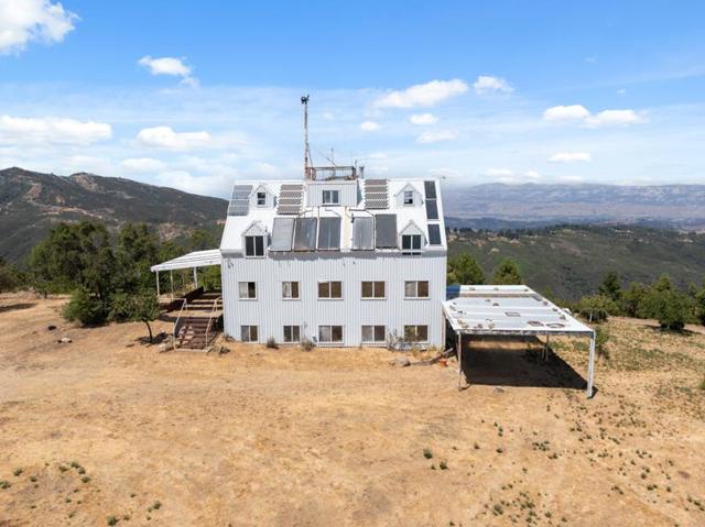 110 Silverline Road, Los Gatos CA: https://media.crmls.org/mediaz/b6e57791-a132-4fad-83ed-e8f80a9cd36c.jpg