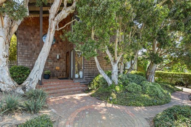 335 Fern Glen, La Jolla CA: https://media.crmls.org/mediaz/b6e592fc-5f49-43ab-8d56-18fba36f7aca.jpg
