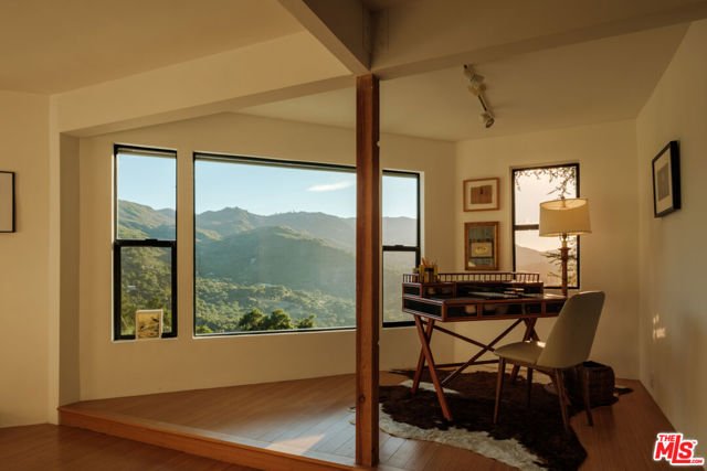 1 Colina Drive, Topanga CA: https://media.crmls.org/mediaz/b6e5d5f0-a674-4b93-a53a-5eac3a409a80.jpg