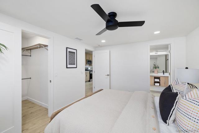 4626 4628 Derrick dr, San Diego CA: https://media.crmls.org/mediaz/b6e6148f-ea7f-4e55-9680-0f04c1f06bed.jpg
