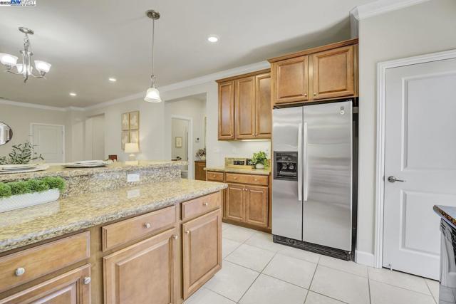 41538 Casabella Cmn, Fremont CA: https://media.crmls.org/mediaz/b6e69704-019c-42b1-b625-1f3e435c18ce.jpg